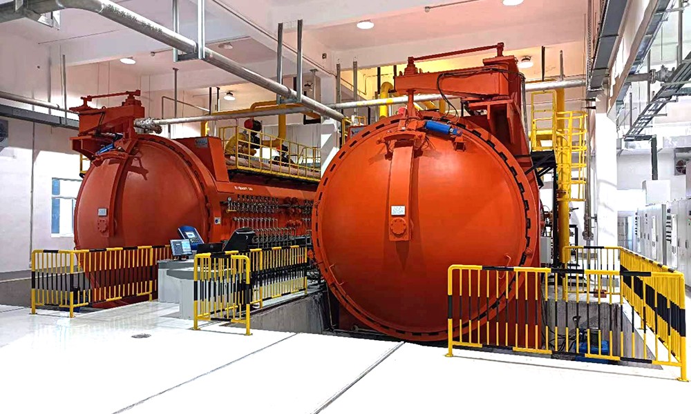 中航工業(yè)濟南特種結構研究所637所 Φ3500X9000mmX2臺 250℃ 1.2Mpa